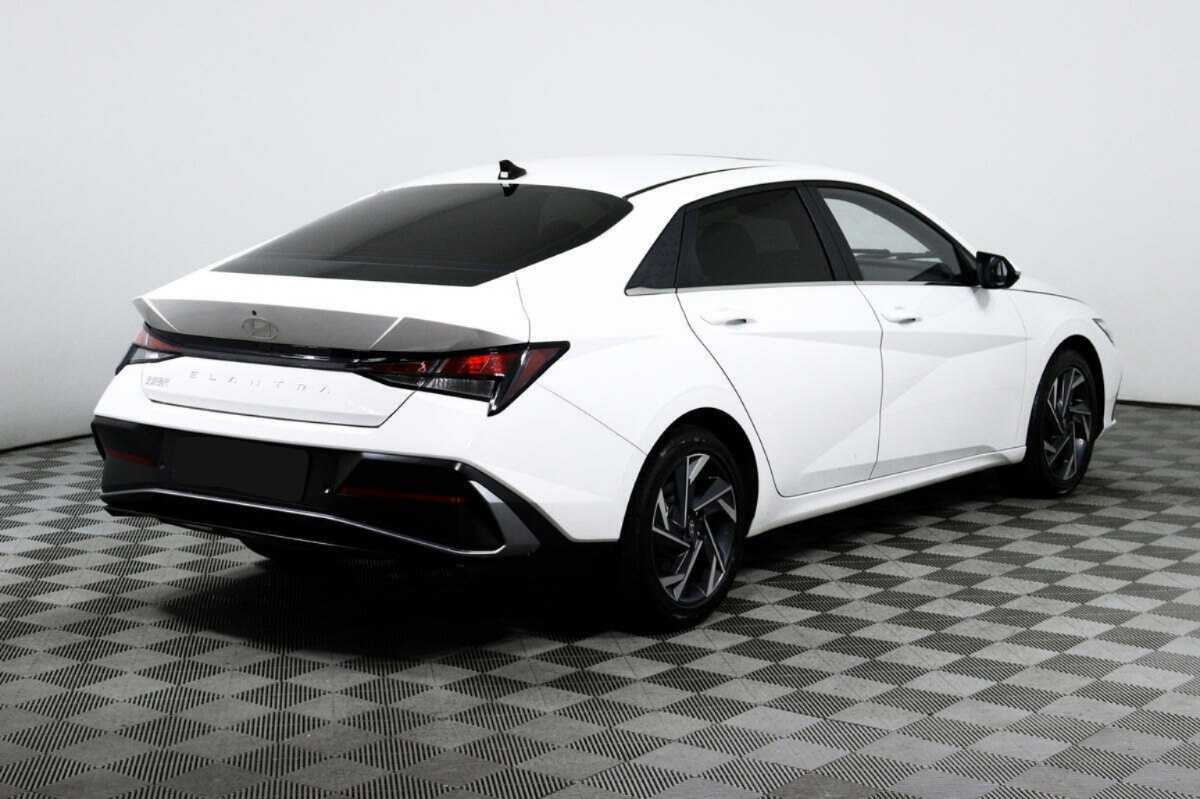 Купить Hyundai Elantra, 2023, 12 959 км.. Фото: #4