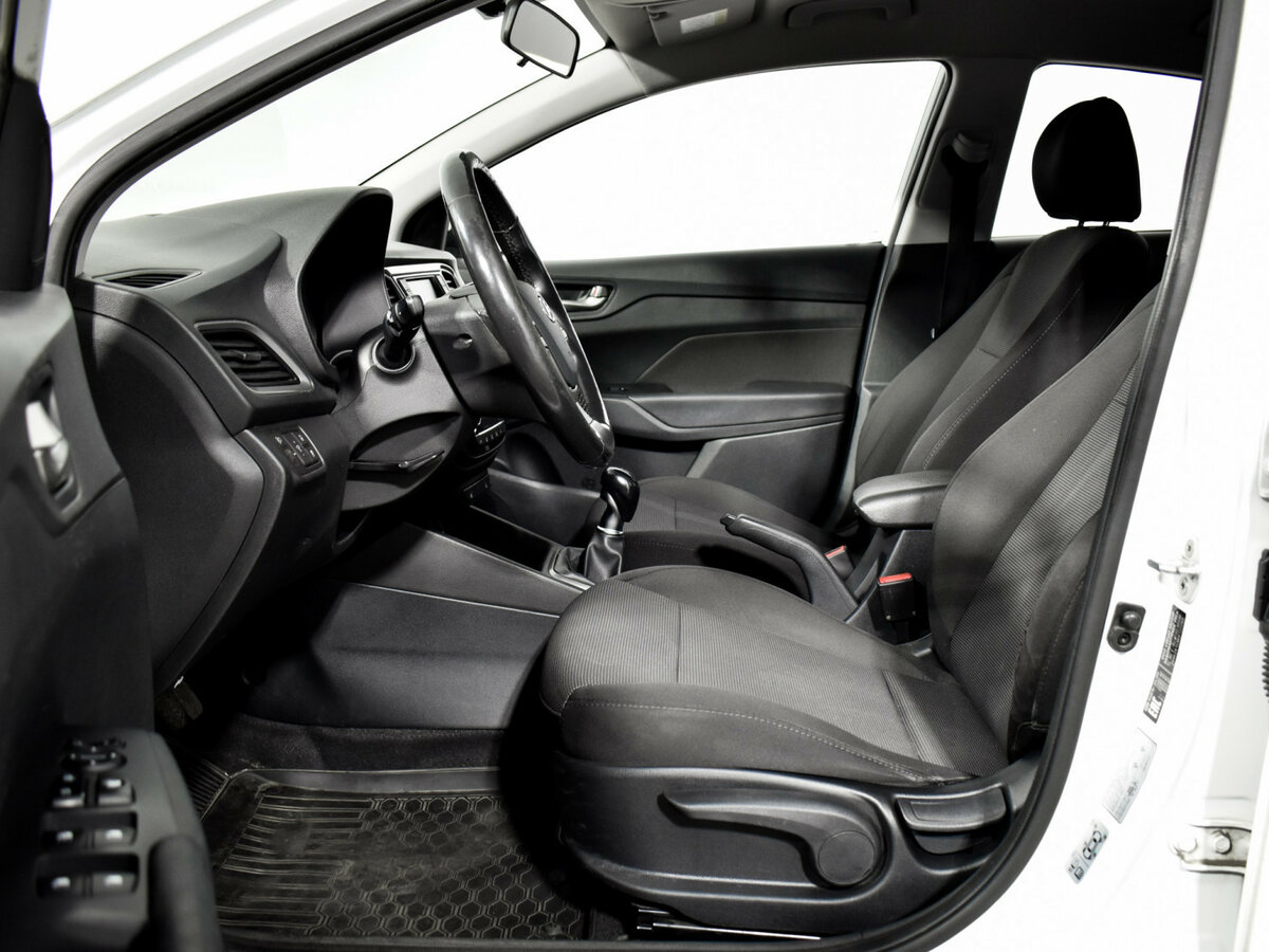 Купить Hyundai Solaris, 2018, 217 406 км.. Фото: #9