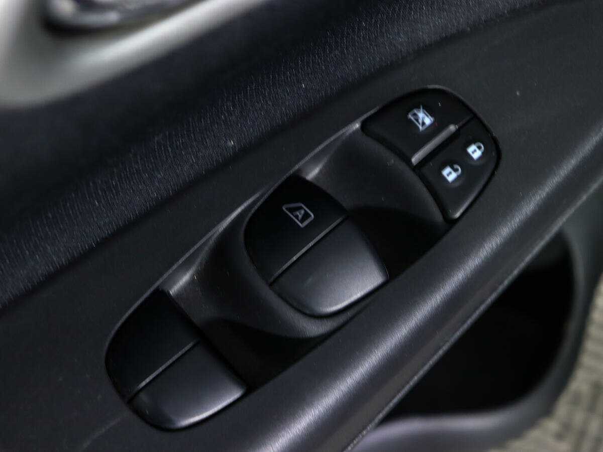 Купить Nissan Sentra, 2015, 91 809 км.. Фото: #14