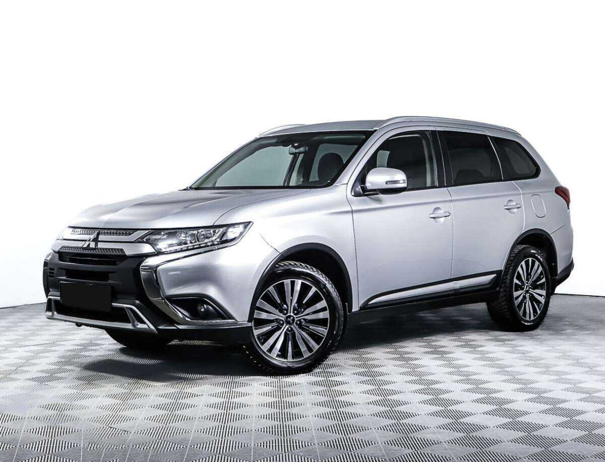 Купить Mitsubishi Outlander, 2019, 101 800 км.. Посмотреть фото