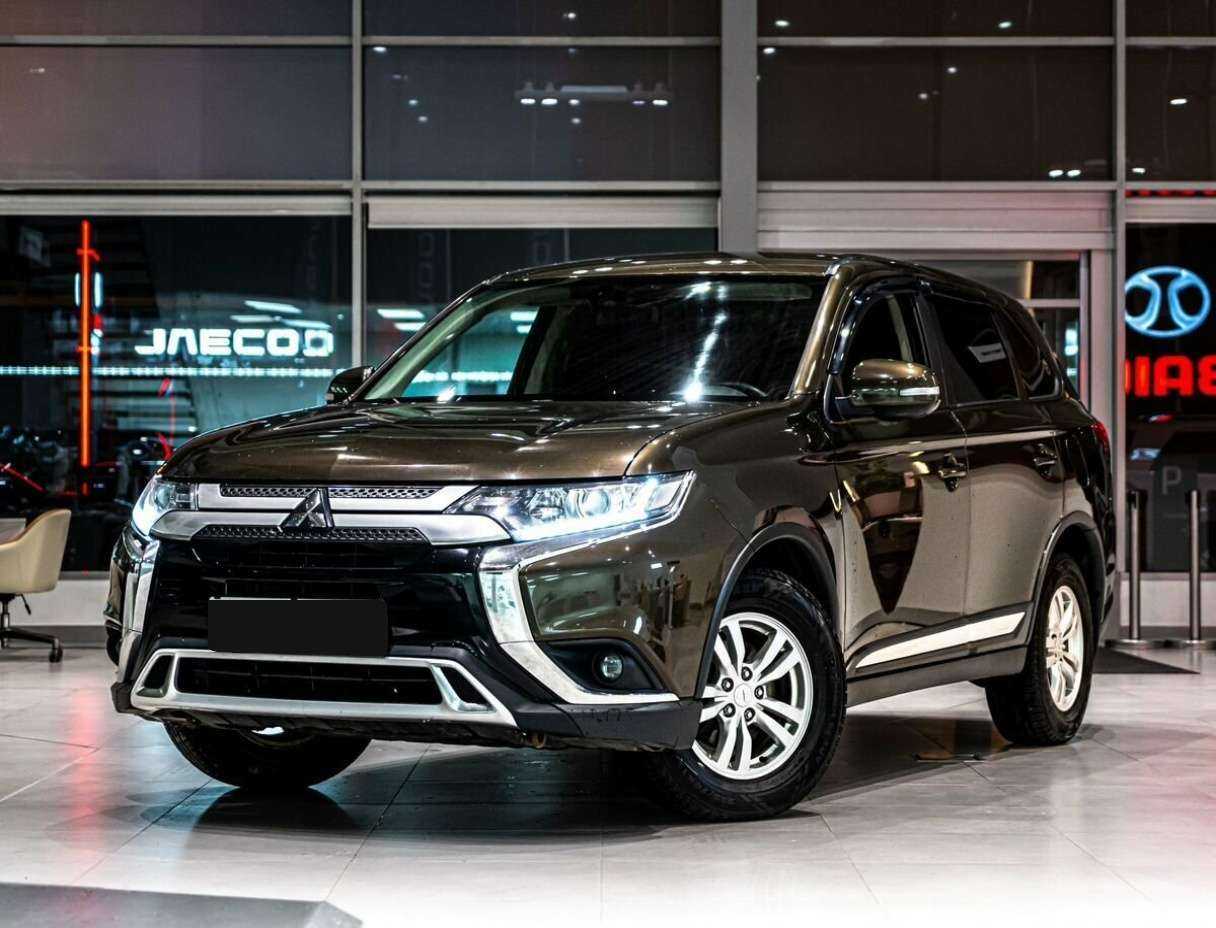 Купить Mitsubishi Outlander, 2018, 98 200 км.. Посмотреть фото