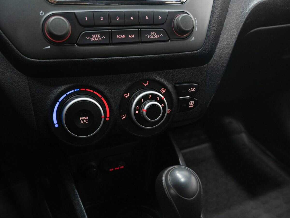 Купить Kia Rio, 2013, 161 613 км.. Фото: #15