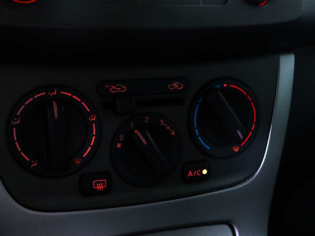 Купить Nissan Sentra, 2015, 132 700 км.. Фото: #13