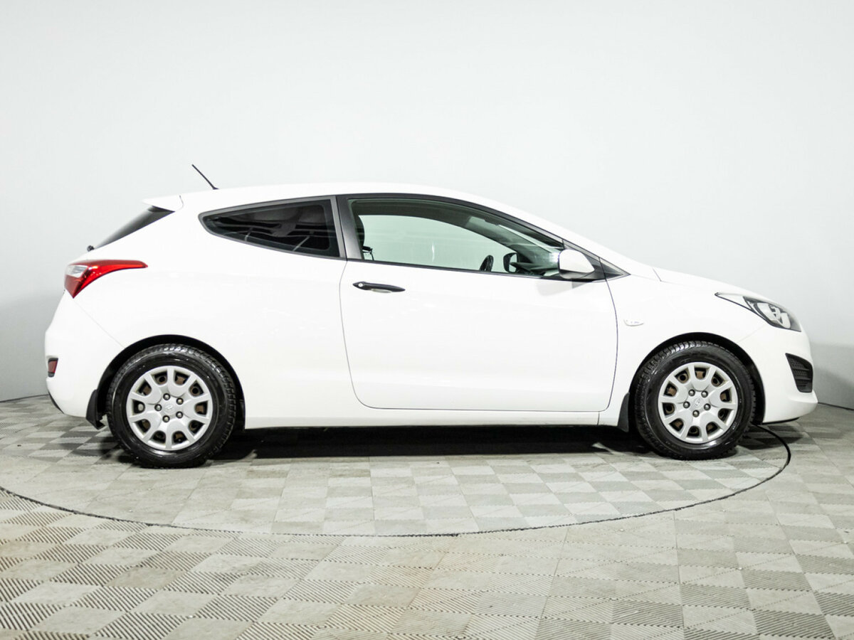 Купить Hyundai i30, 2014, 122 636 км.. Фото: #3