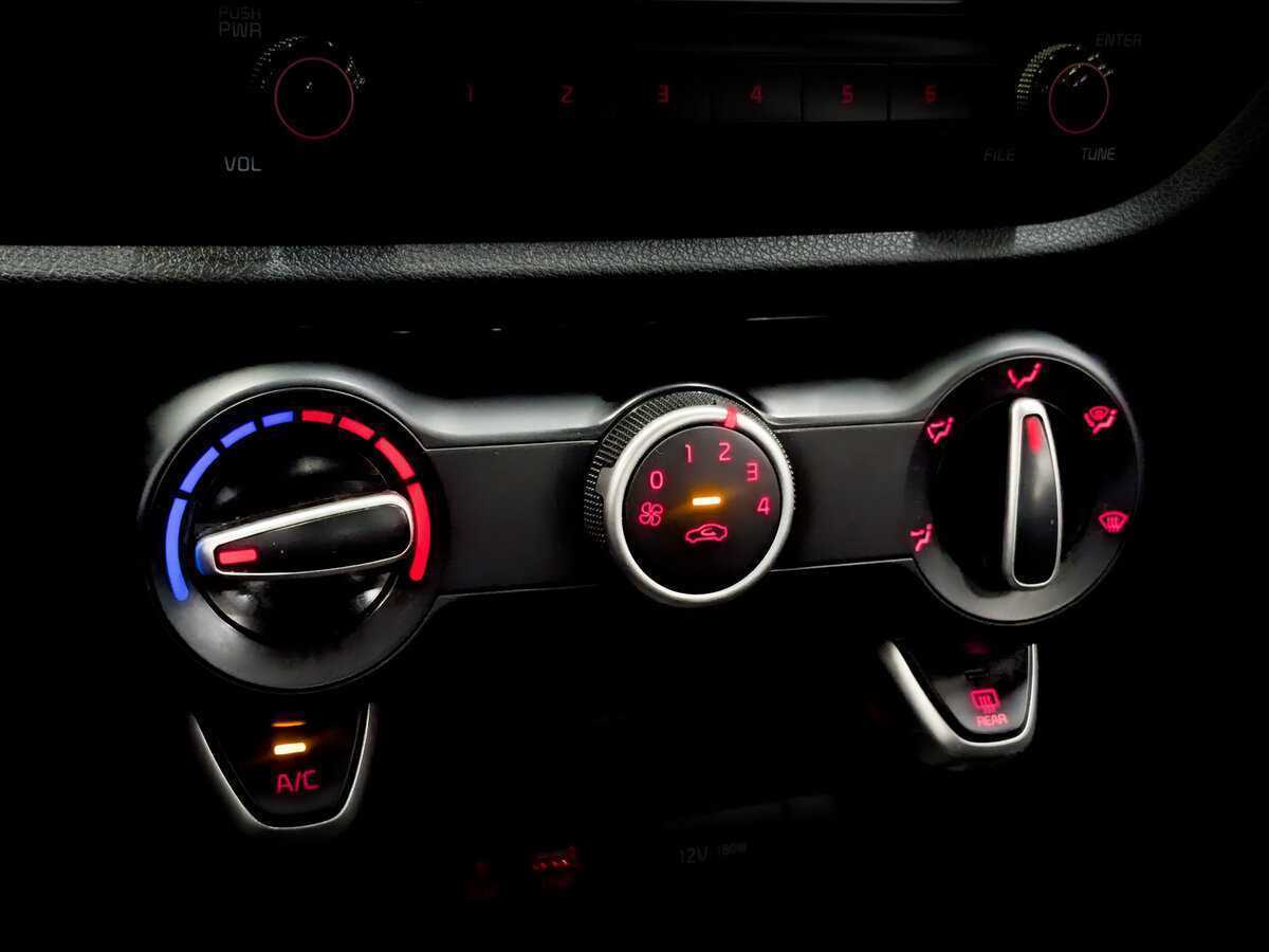 Купить Kia Rio, 2020, 151 687 км.. Фото: #24