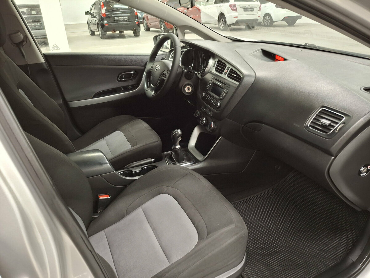 Купить Kia Ceed, 2013, 192 707 км.. Фото: #10