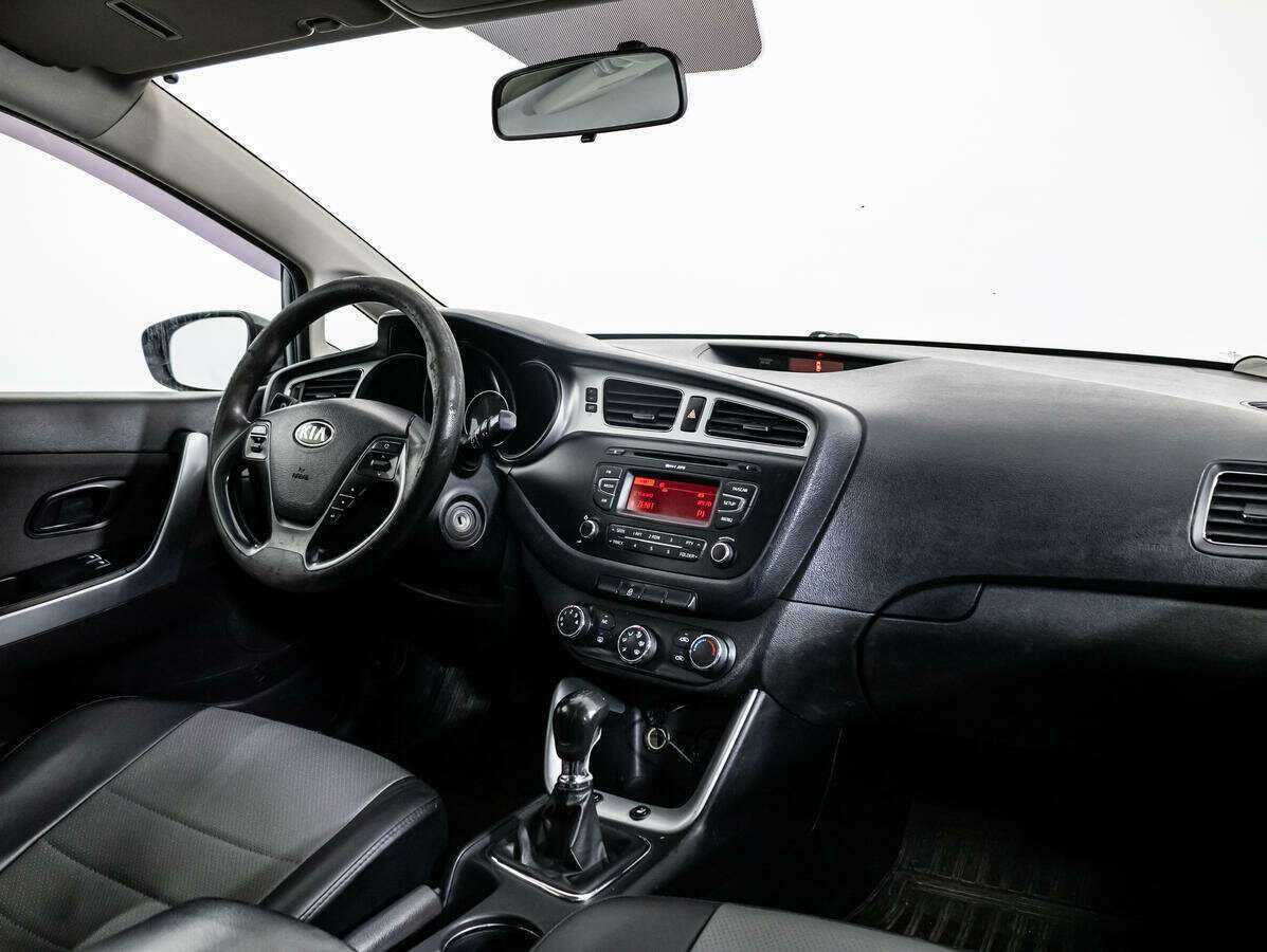 Купить Kia Ceed, 2013, 183 254 км.. Фото: #6
