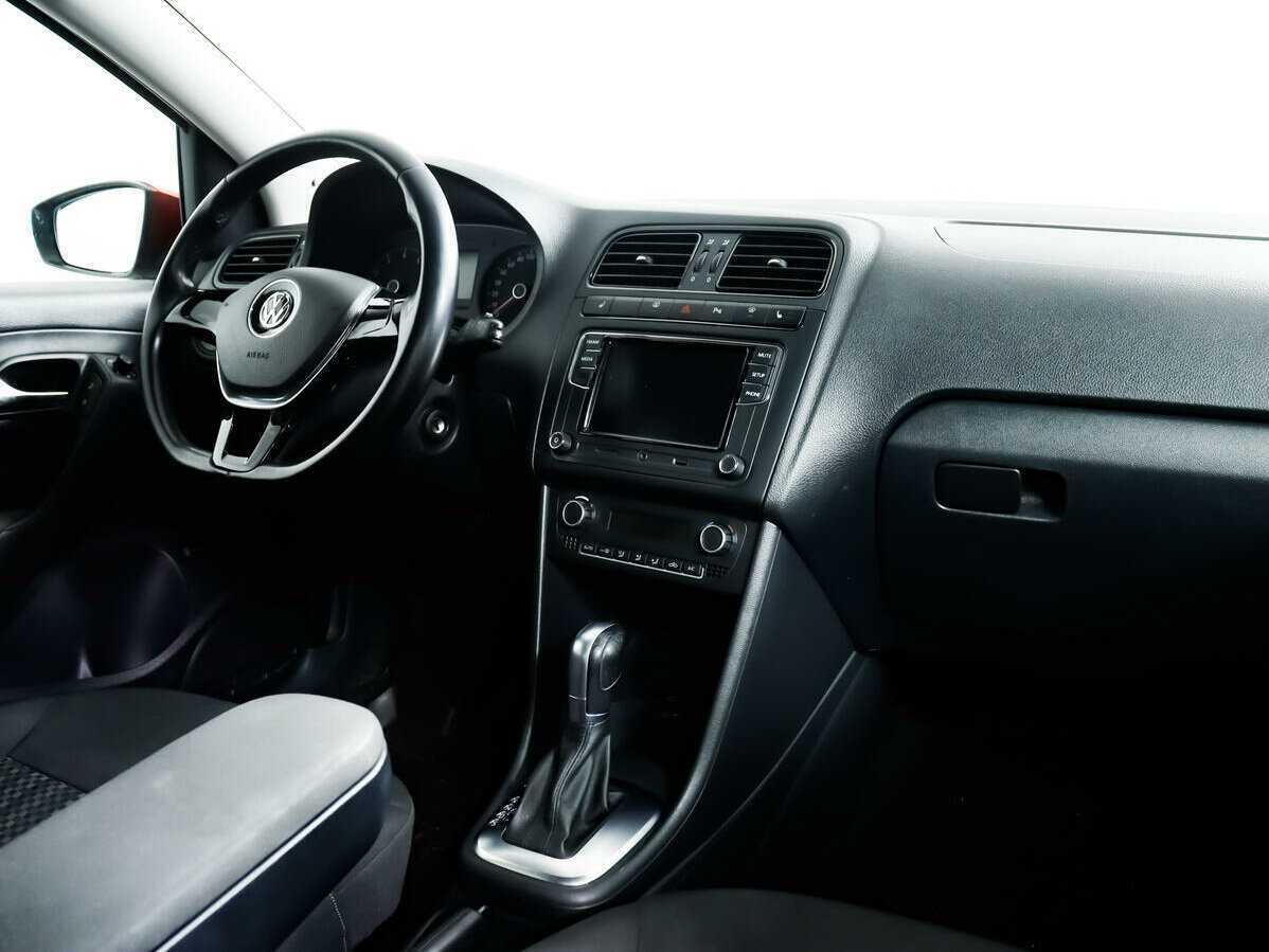 Купить Volkswagen Polo, 2015, 78 240 км.. Фото: #8