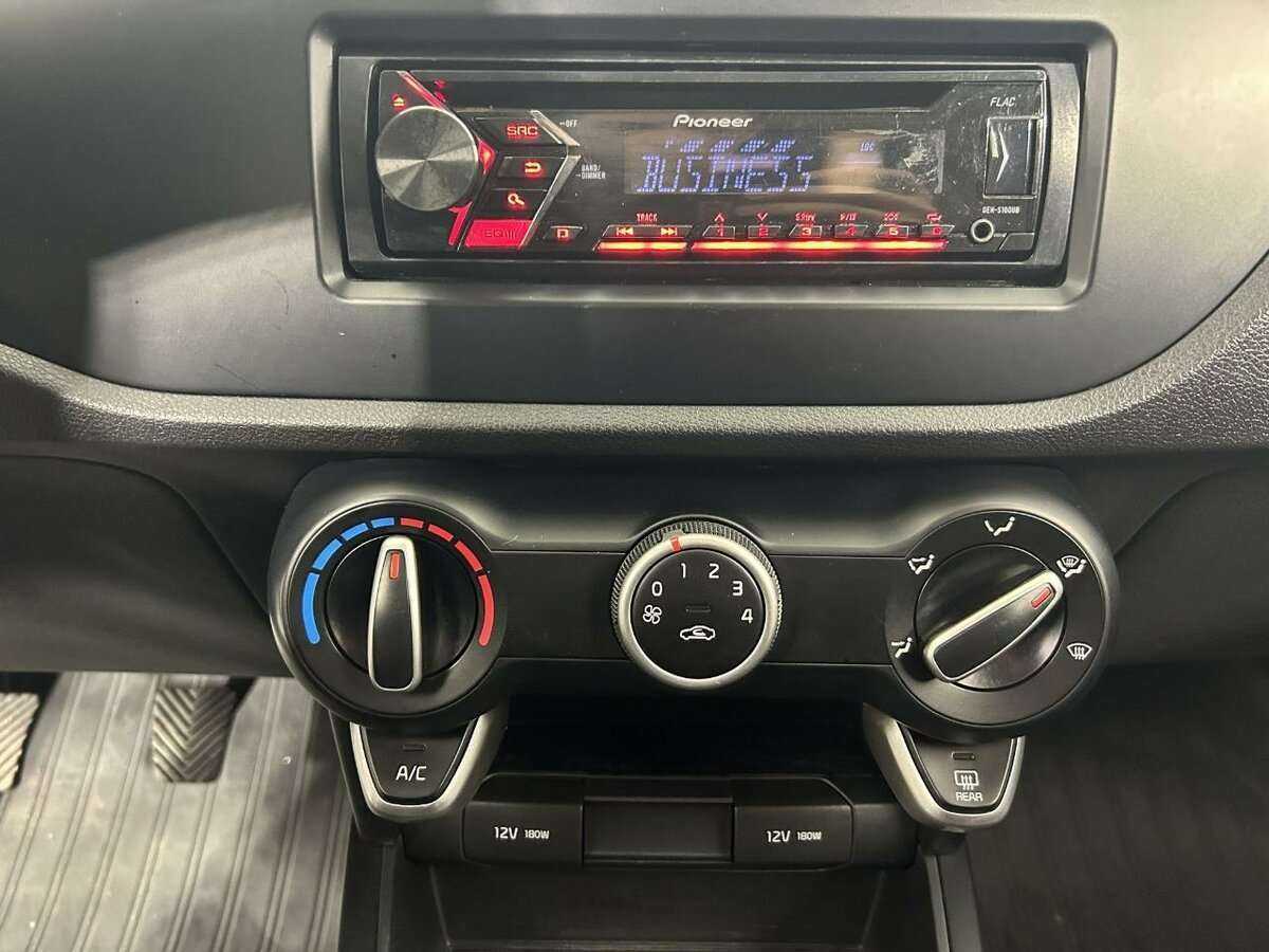 Купить Kia Rio, 2018, 39 716 км.. Фото: #11