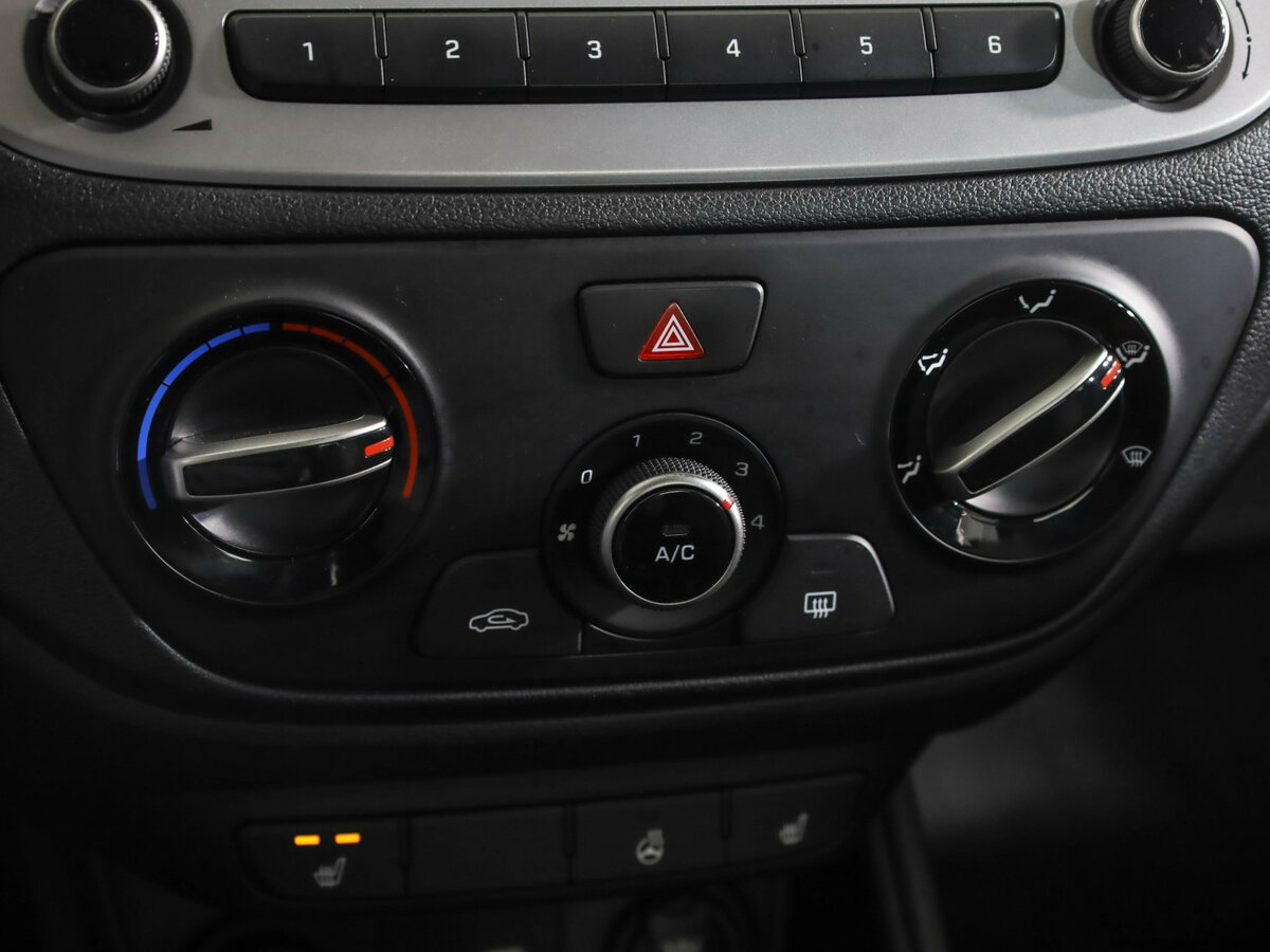 Купить Hyundai Solaris, 2018, 241 555 км.. Фото: #13