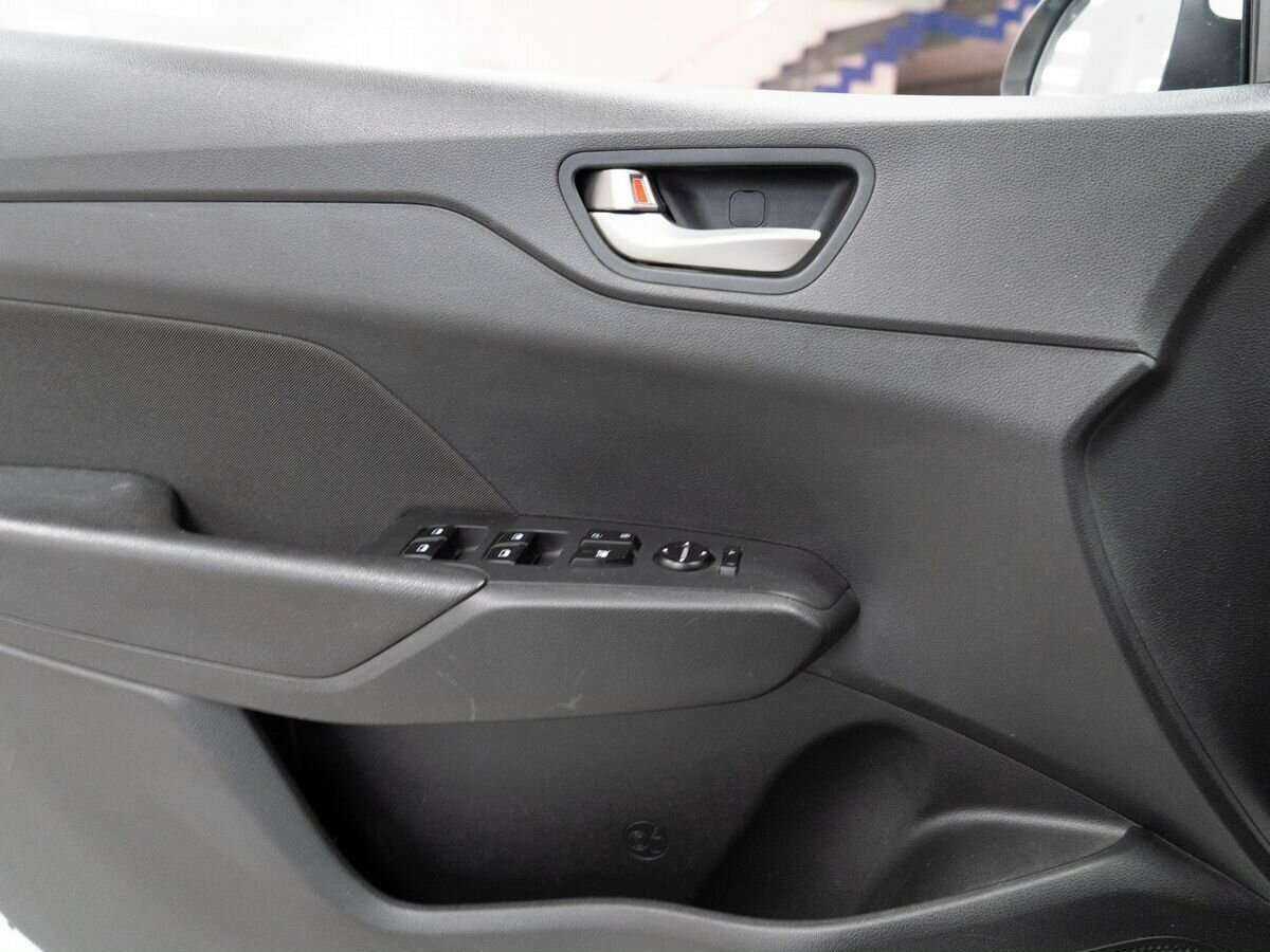 Купить Hyundai Solaris, 2019, 80 089 км.. Фото: #12