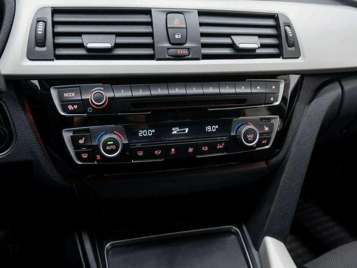 Купить BMW 3 серии, 2016, 188 888 км.. Фото: #19