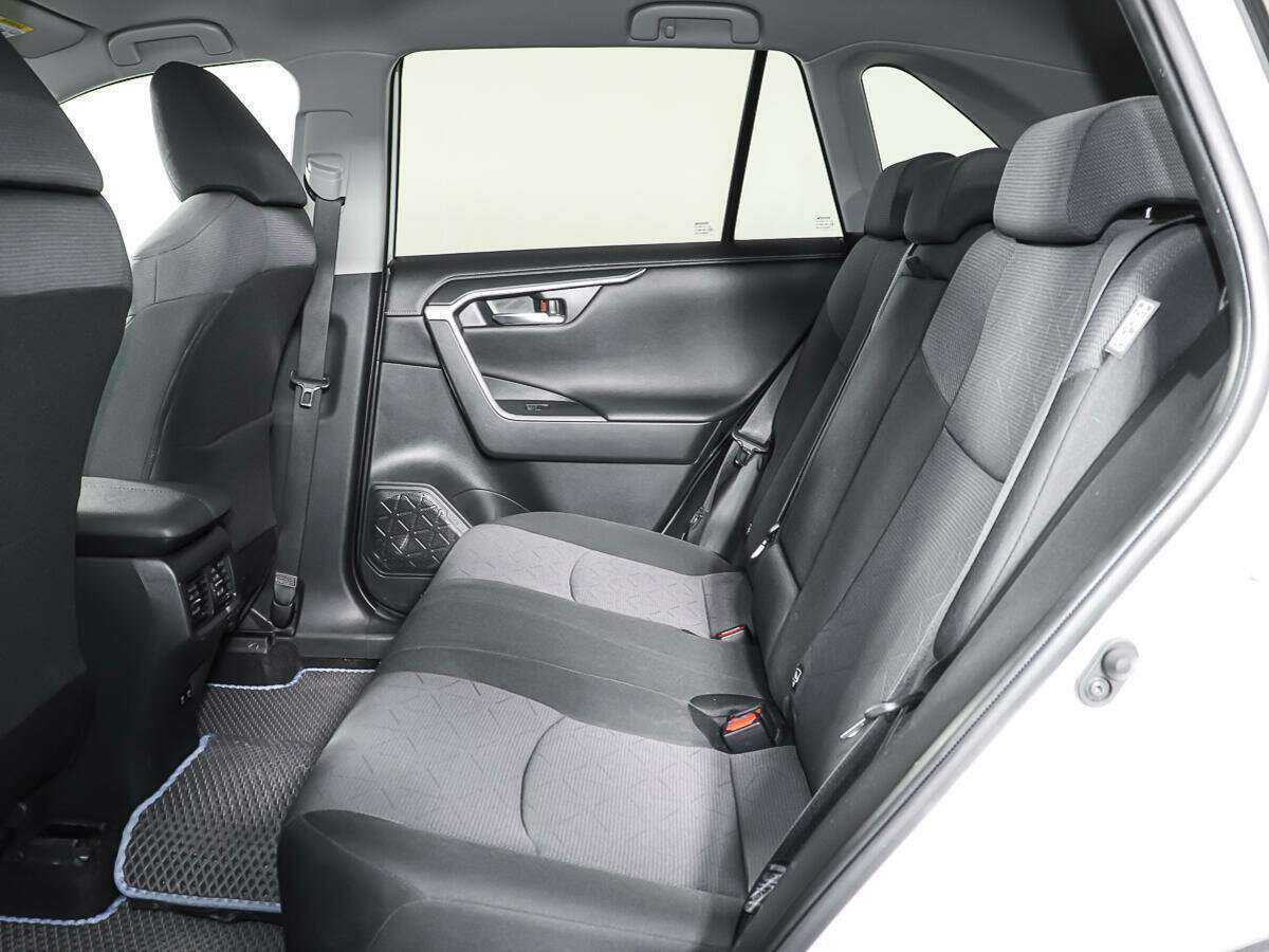 Купить Toyota RAV4, 2019, 27 479 км.. Фото: #9