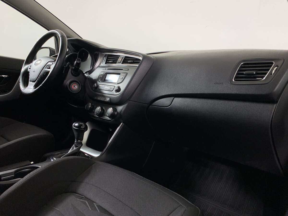 Купить Kia Ceed, 2017, 99 345 км.. Фото: #10