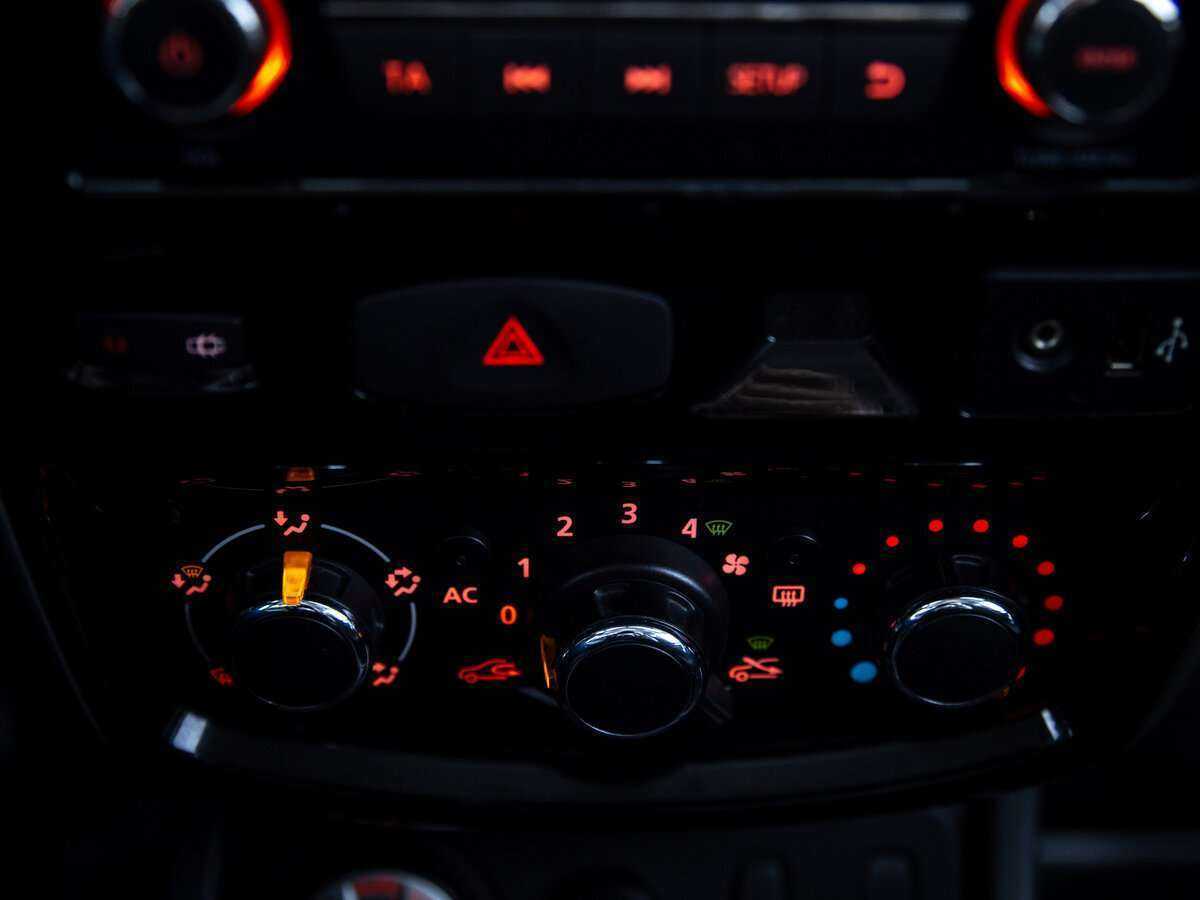 Купить Nissan Terrano, 2015, 88 135 км.. Фото: #15