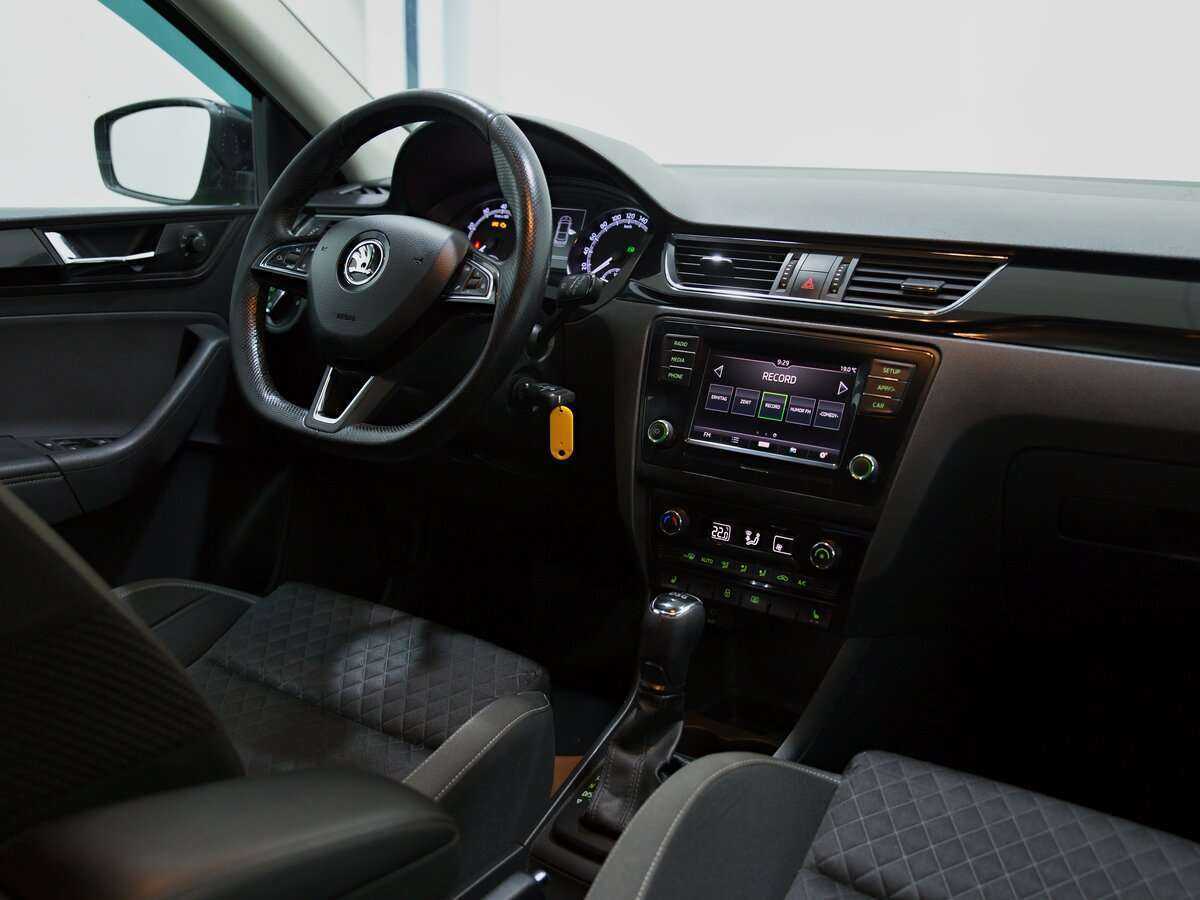 Купить Skoda Rapid, 2017, 188 576 км.. Фото: #5