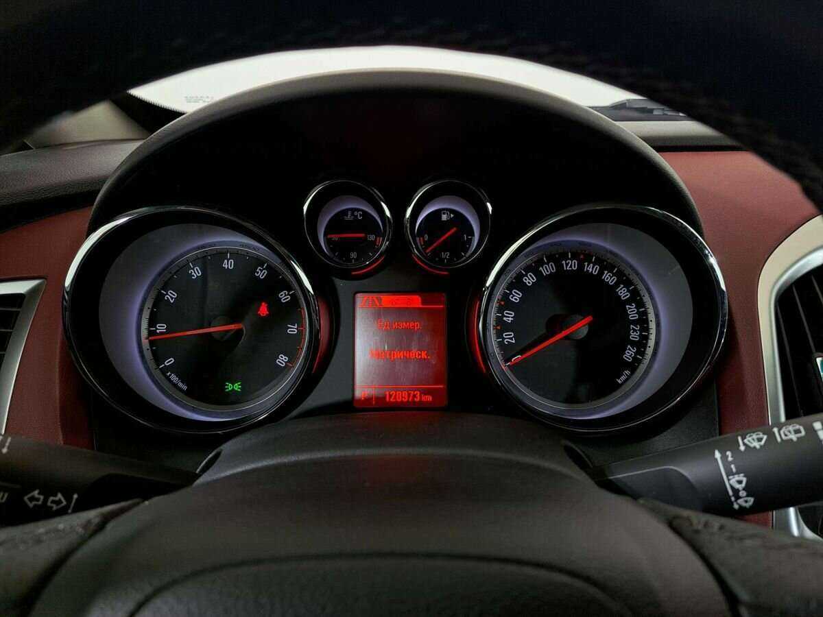 Купить Opel Astra, 2013, 120 970 км.. Фото: #10