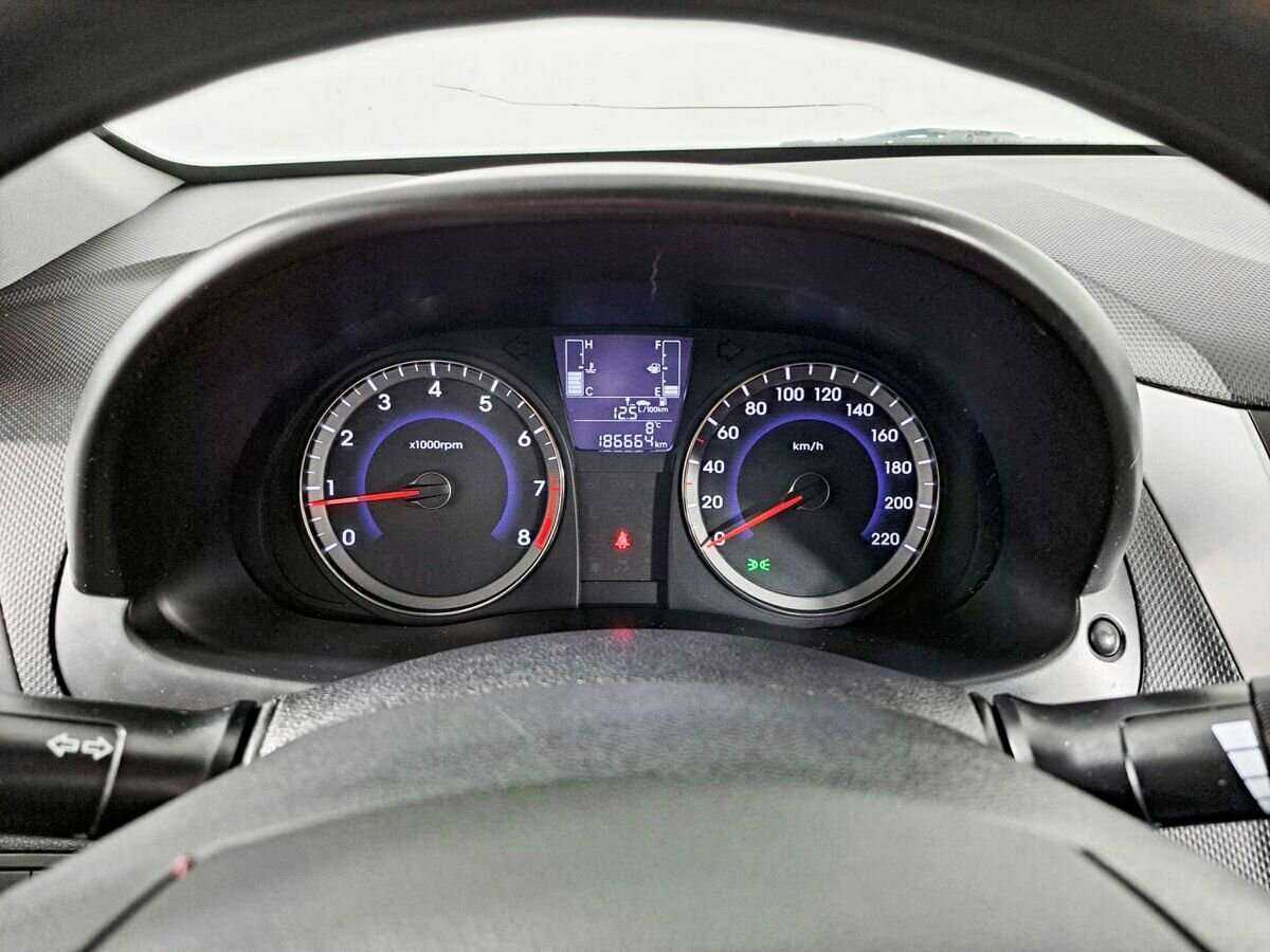 Купить Hyundai Solaris, 2014, 186 712 км.. Фото: #10