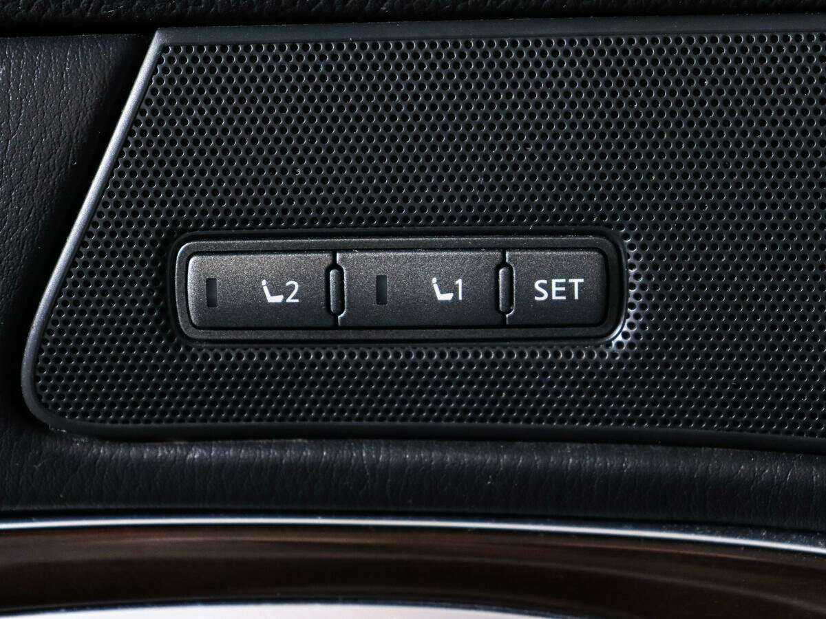 Купить Infiniti Q70, 2014, 115 637 км.. Фото: #16