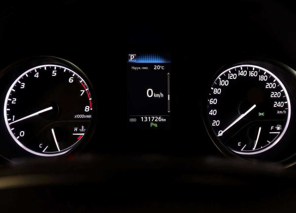 Купить Toyota Camry, 2018, 131 282 км.. Фото: #9