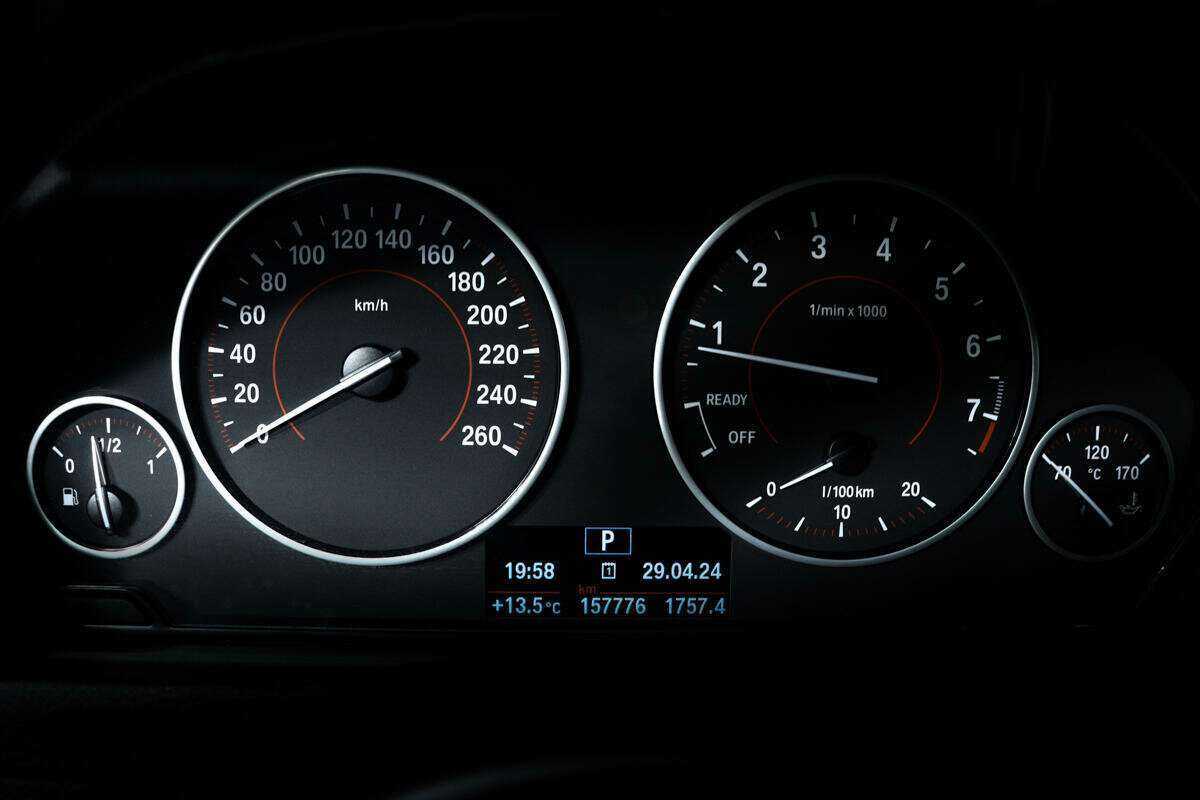 Купить BMW 3 серии, 2015, 154 237 км.. Фото: #9