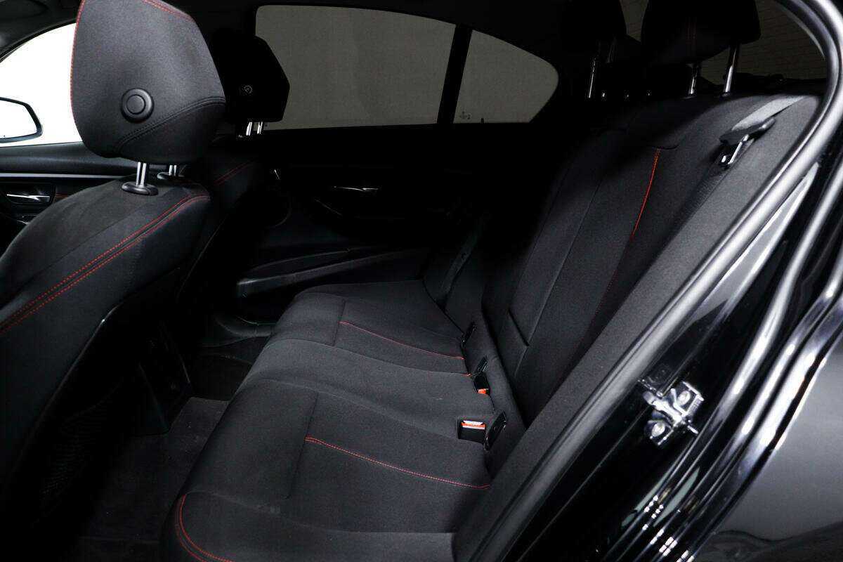 Купить BMW 3 серии, 2012, 132 190 км.. Фото: #11