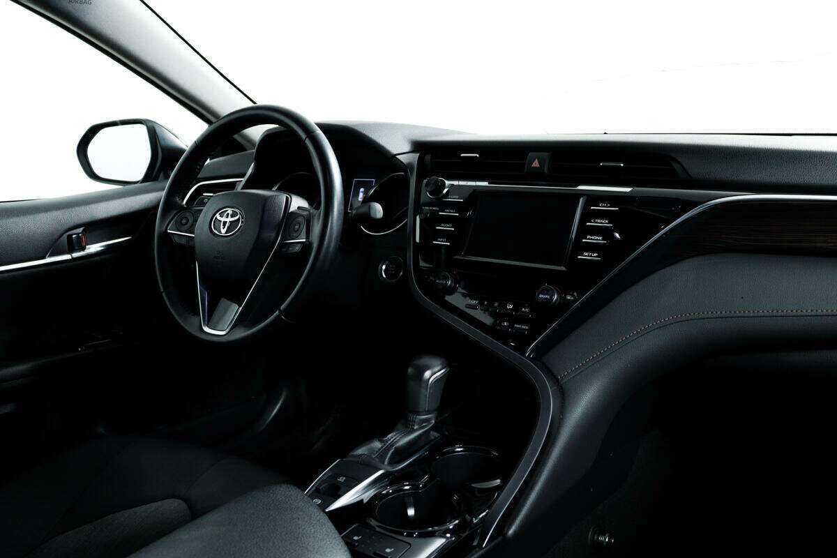 Купить Toyota Camry, 2019, 63 363 км.. Фото: #7