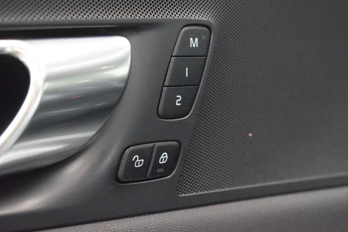 Купить Volvo XC60, 2020, 131 511 км.. Фото: #9