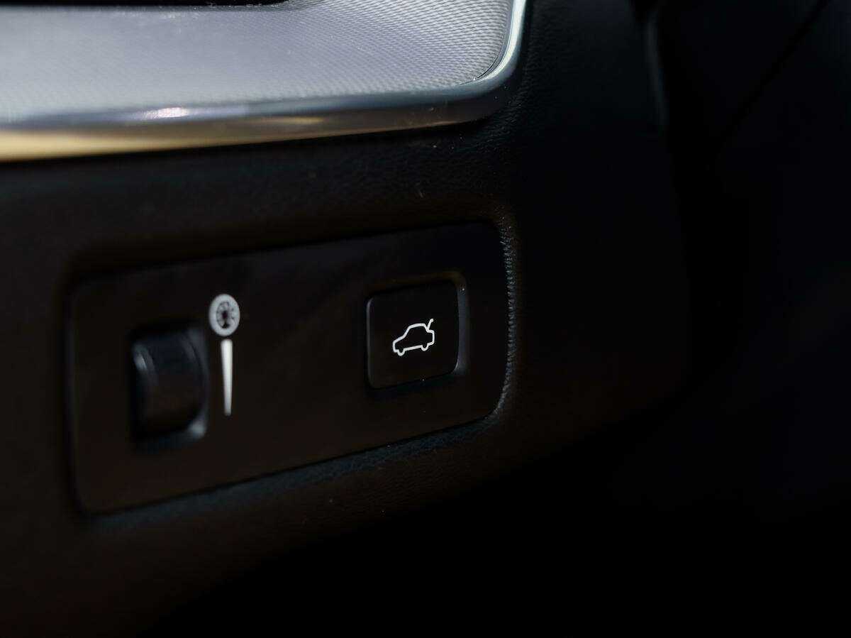 Купить Volvo XC60, 2018, 129 150 км.. Фото: #18