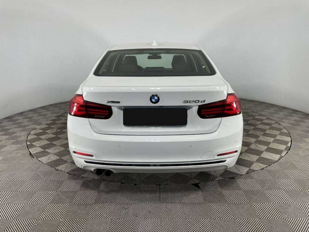 Купить BMW 3 серии, 2018, 136 664 км.. Фото: #2