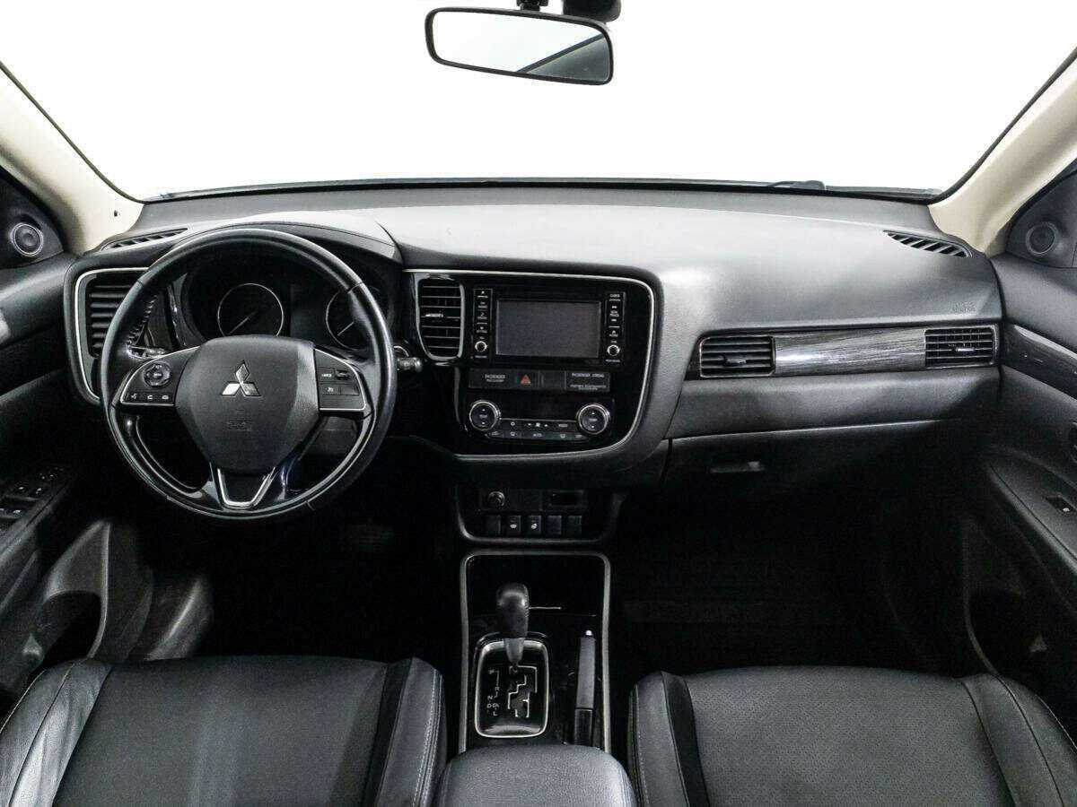 Купить Mitsubishi Outlander, 2017, 190 759 км.. Фото: #12
