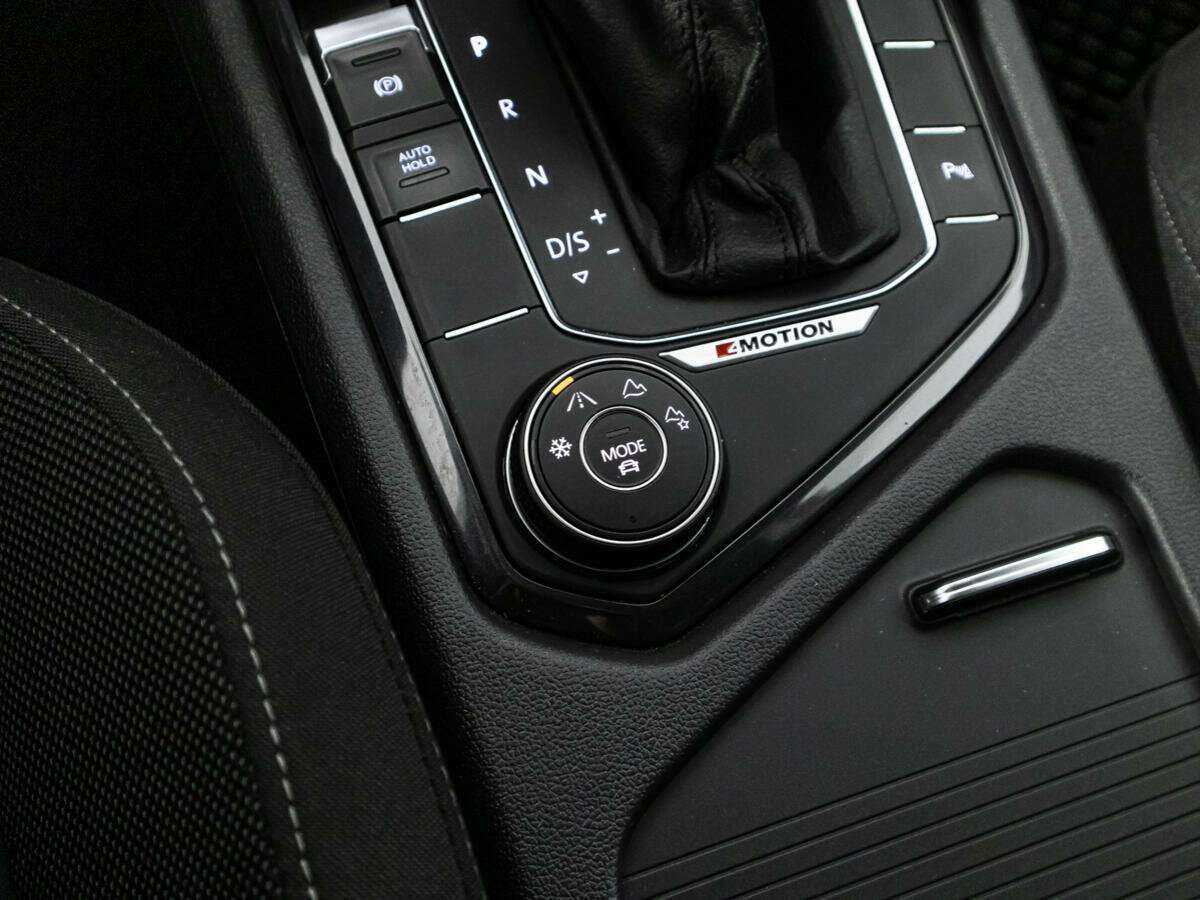 Купить Volkswagen Tiguan, 2018, 137 212 км.. Фото: #17