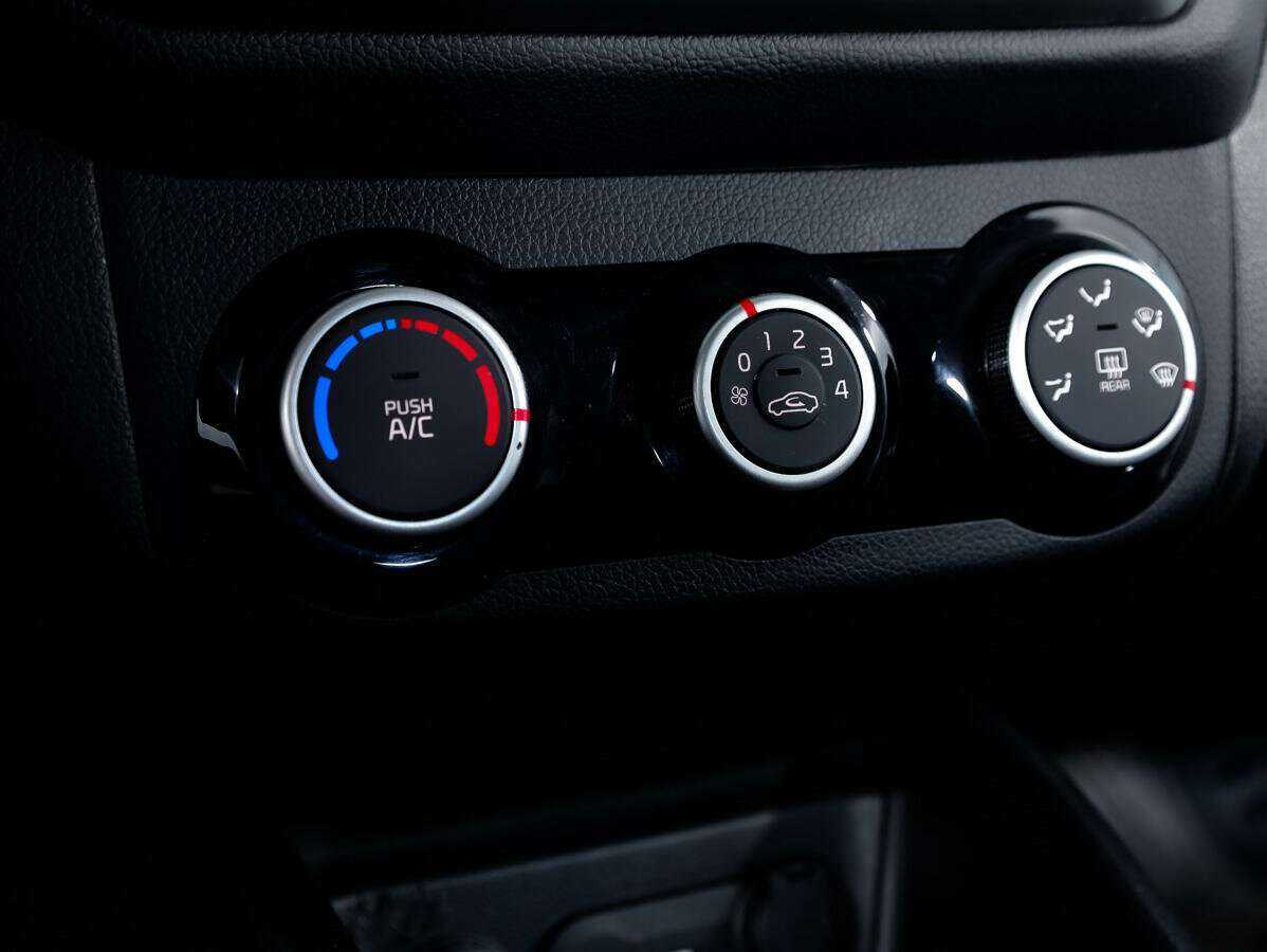 Купить Kia Rio, 2017, 107 508 км.. Фото: #15