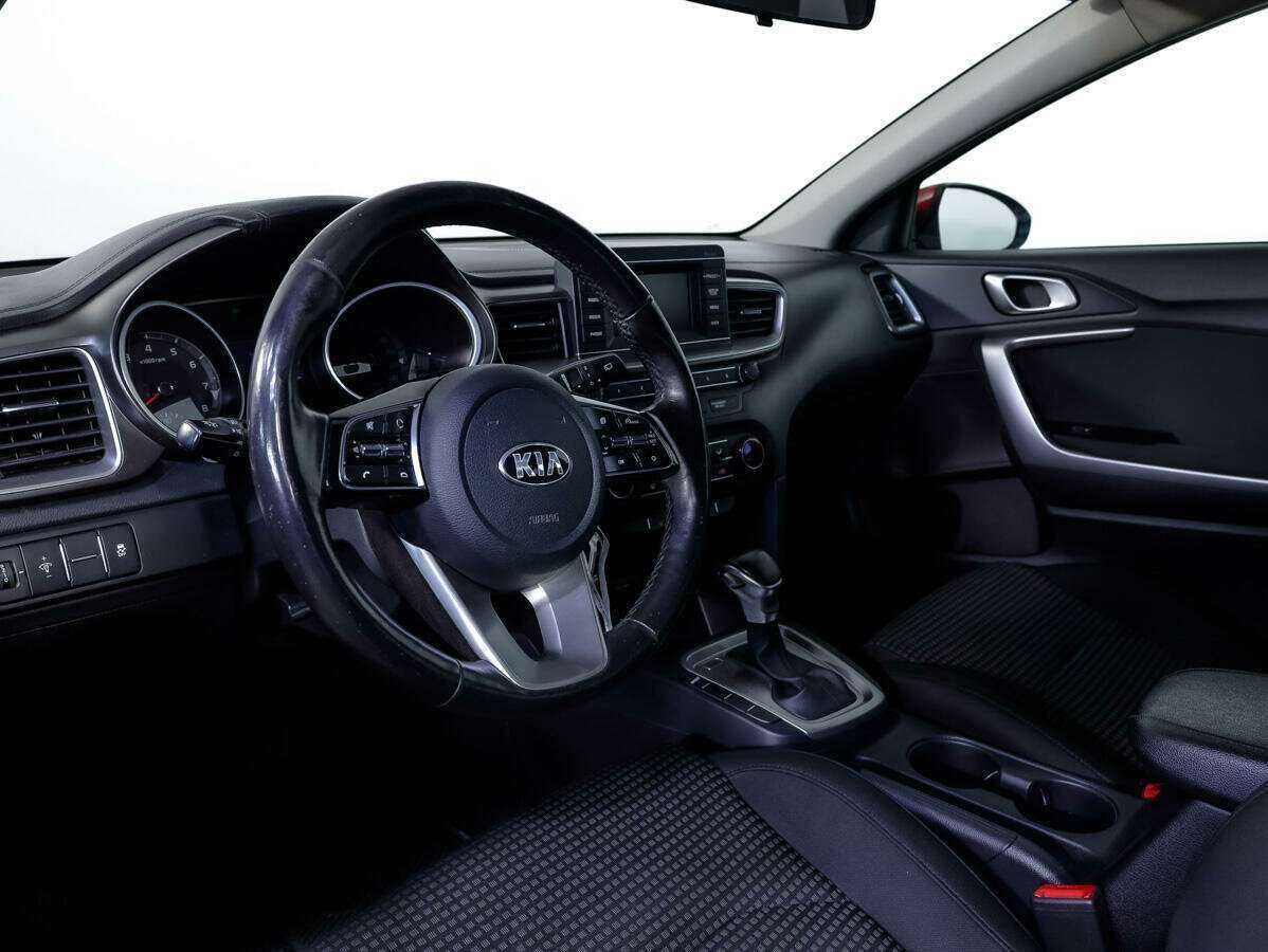 Купить Kia Ceed, 2019, 91 396 км.. Фото: #9