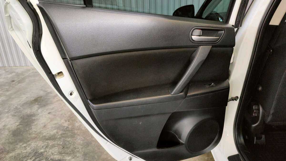 Купить Mazda 3, 2012, 260 171 км.. Фото: #12