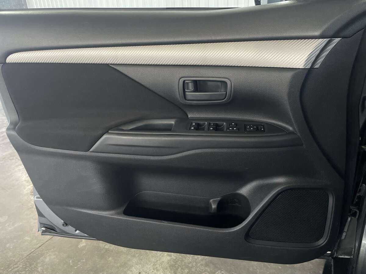 Купить Mitsubishi Outlander, 2018, 126 982 км.. Фото: #18