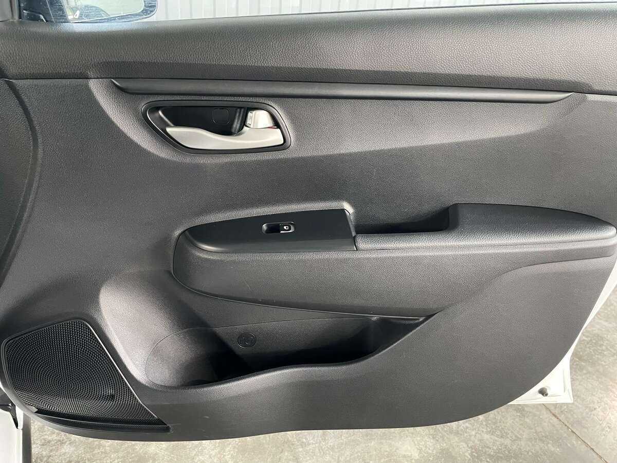 Купить Kia Rio, 2018, 85 416 км.. Фото: #21