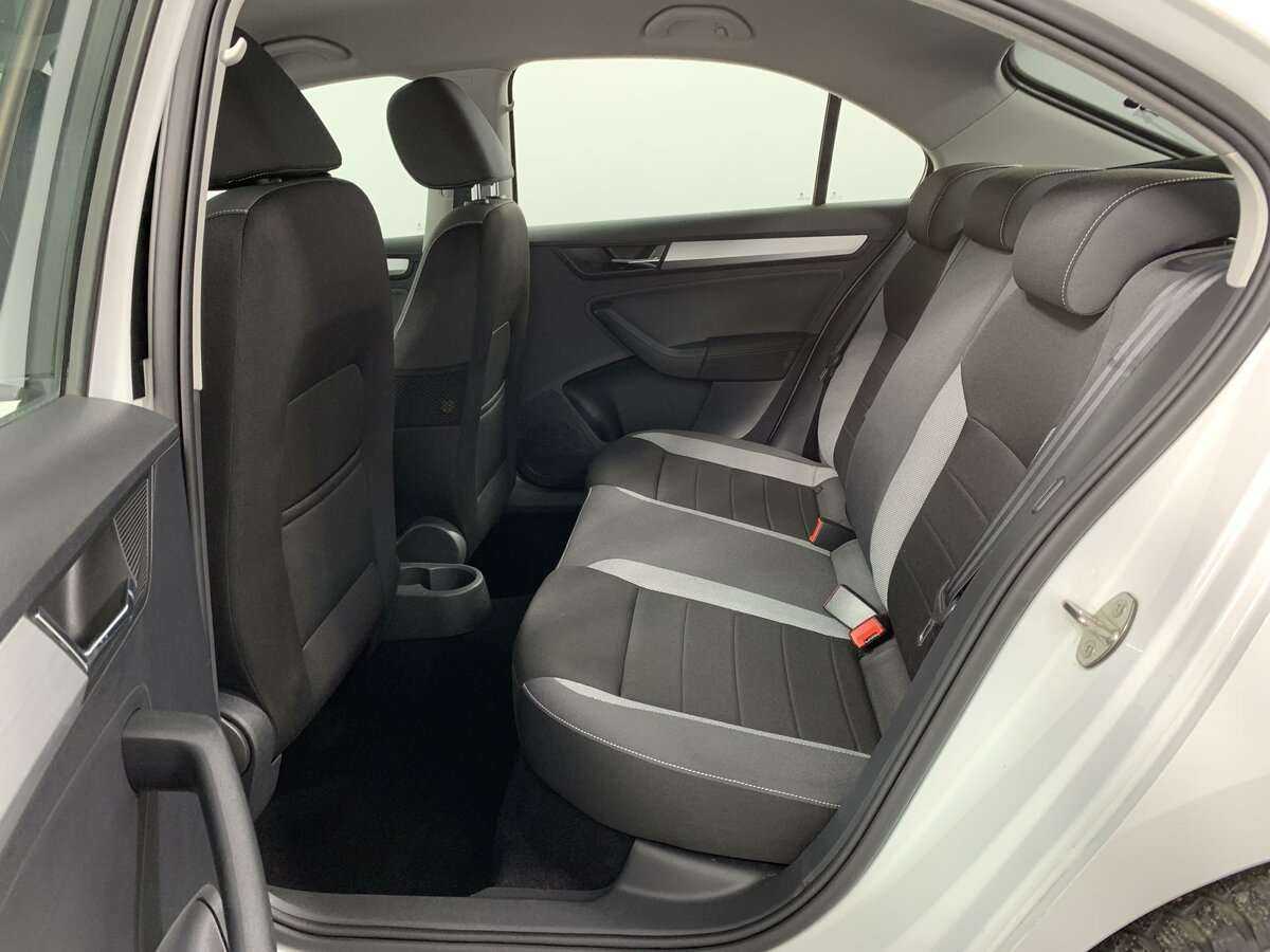 Купить Skoda Rapid, 2019, 64 324 км.. Фото: #9