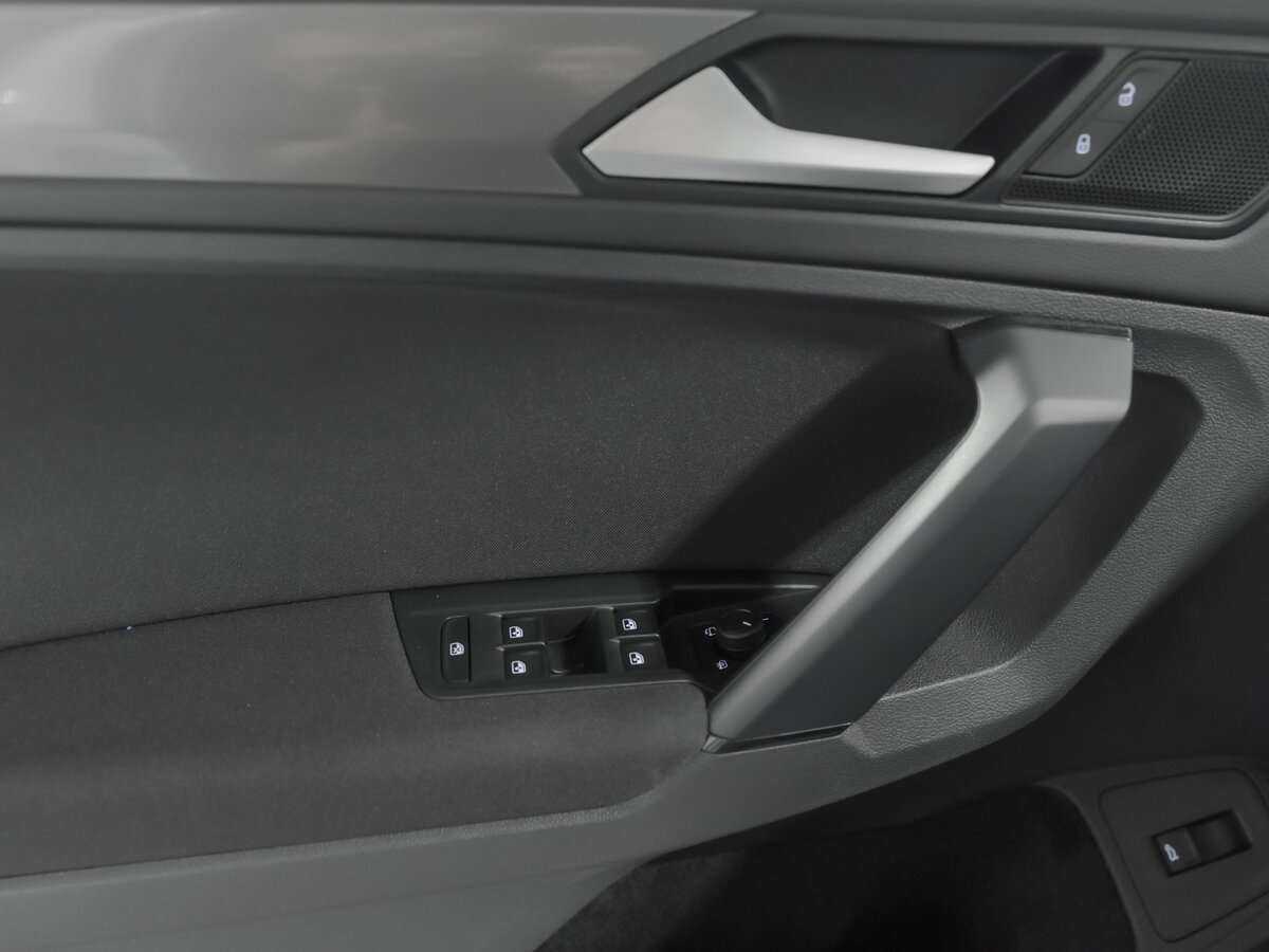 Купить Volkswagen Tiguan, 2020, 72 673 км.. Фото: #10