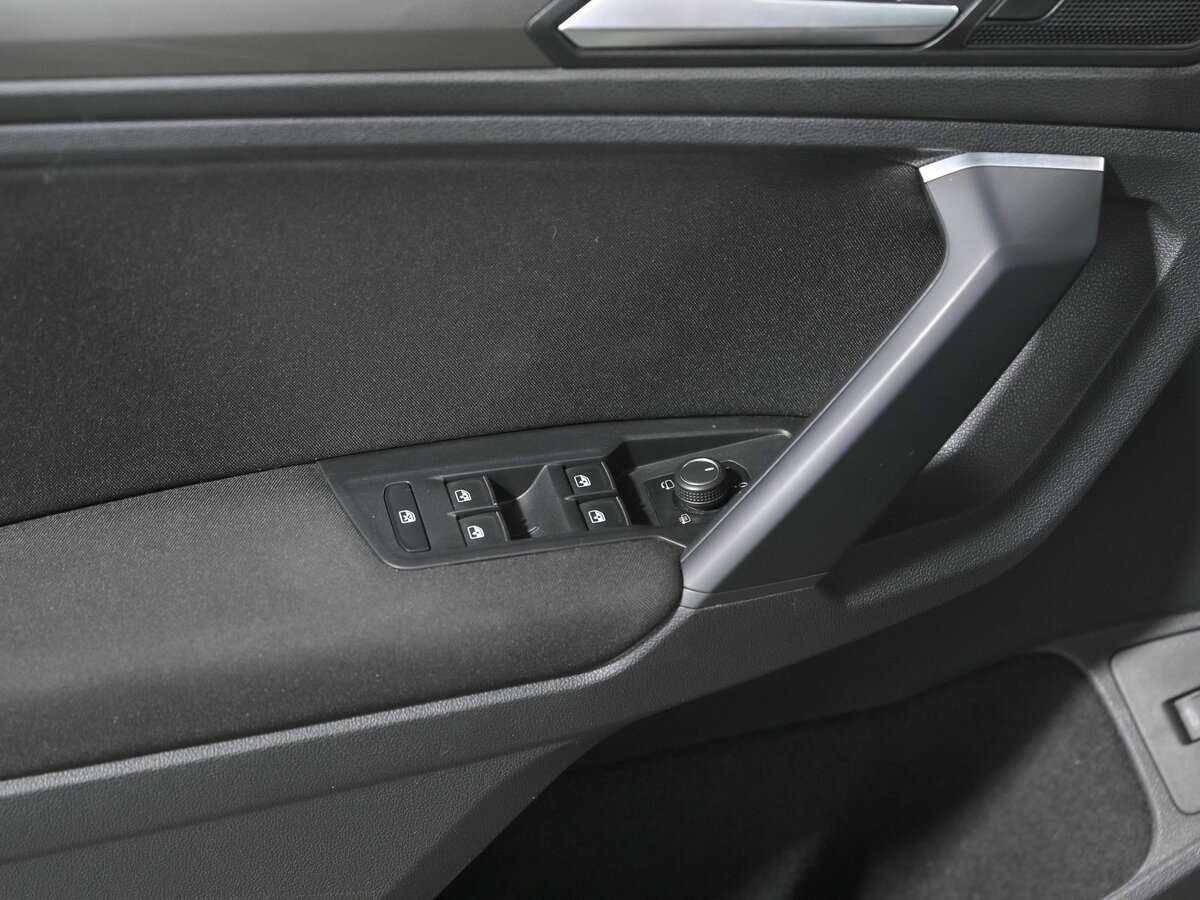 Купить Volkswagen Tiguan, 2018, 72 351 км.. Фото: #12