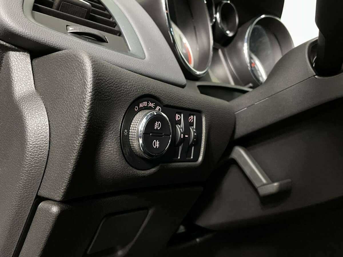 Купить Opel Astra, 2013, 138 930 км.. Фото: #8