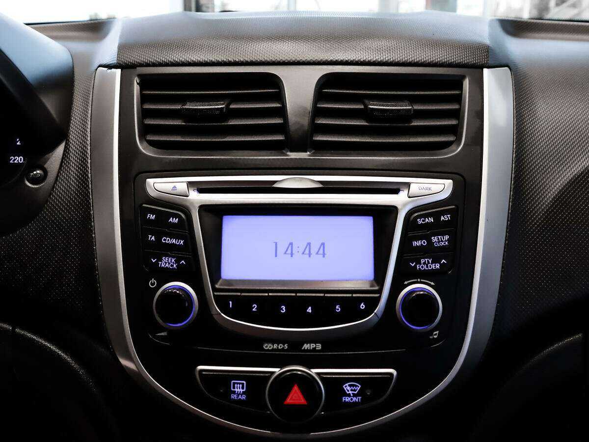 Купить Hyundai Solaris, 2012, 124 753 км.. Фото: #12