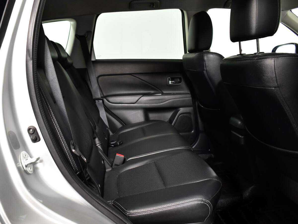 Купить Mitsubishi Outlander, 2016, 76 674 км.. Фото: #9