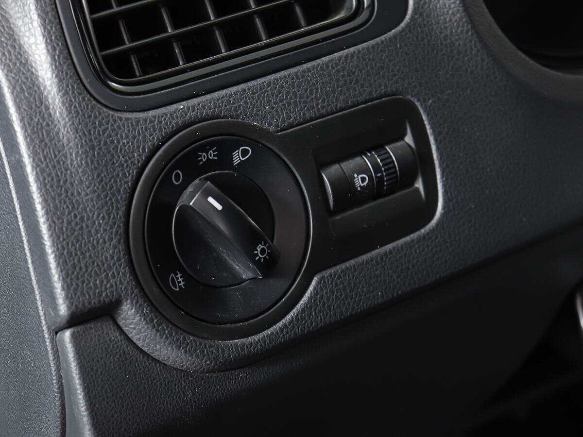 Купить Volkswagen Polo, 2017, 97 800 км.. Фото: #13