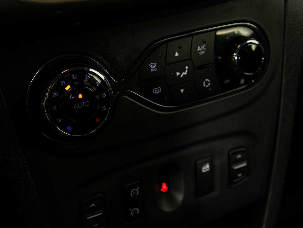 Купить Renault Sandero, 2017, 99 421 км.. Фото: #12