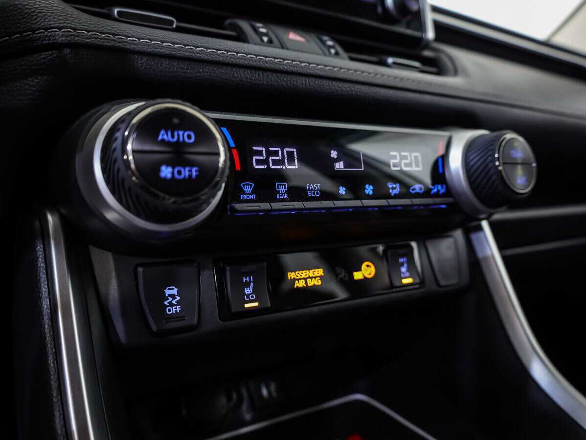 Купить Toyota RAV4, 2020, 69 982 км.. Фото: #11