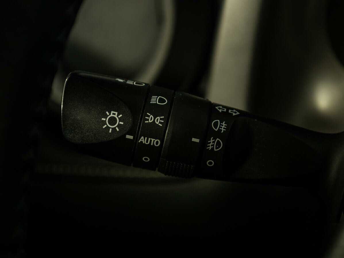 Купить Toyota RAV4, 2015, 68 190 км.. Фото: #17