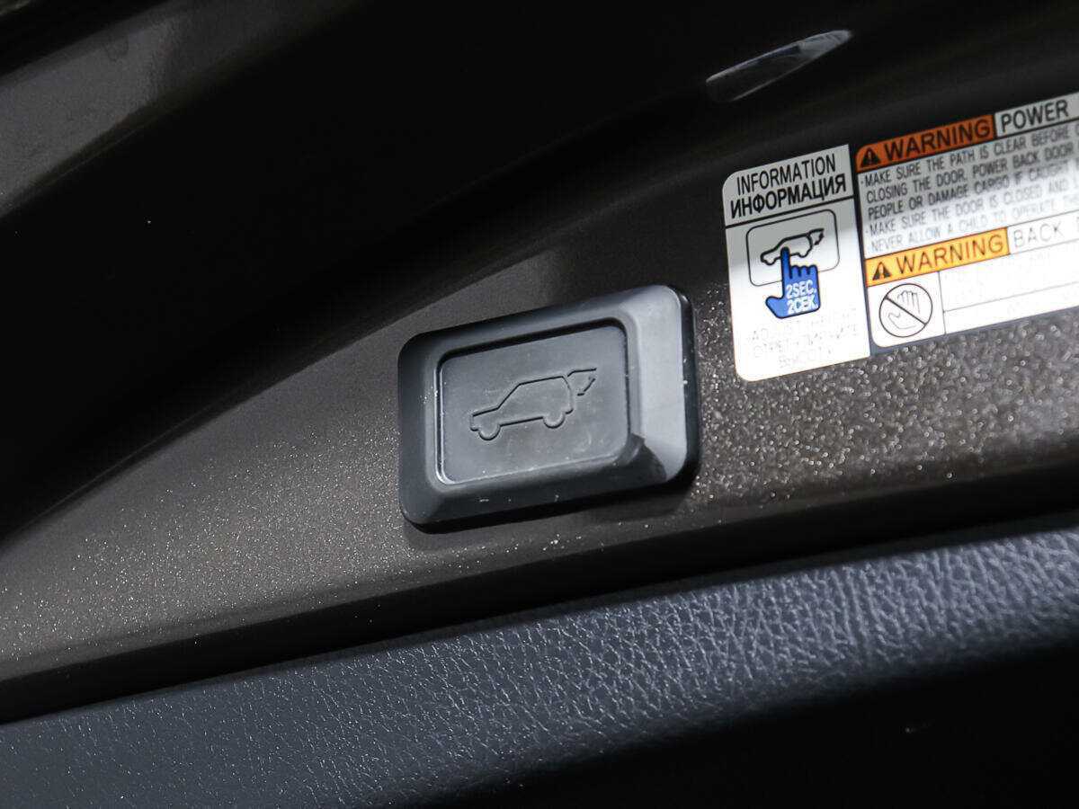 Купить Toyota RAV4, 2018, 48 714 км.. Фото: #17