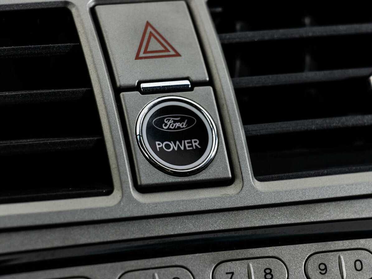 Купить Ford Kuga, 2012, 167 261 км.. Фото: #14