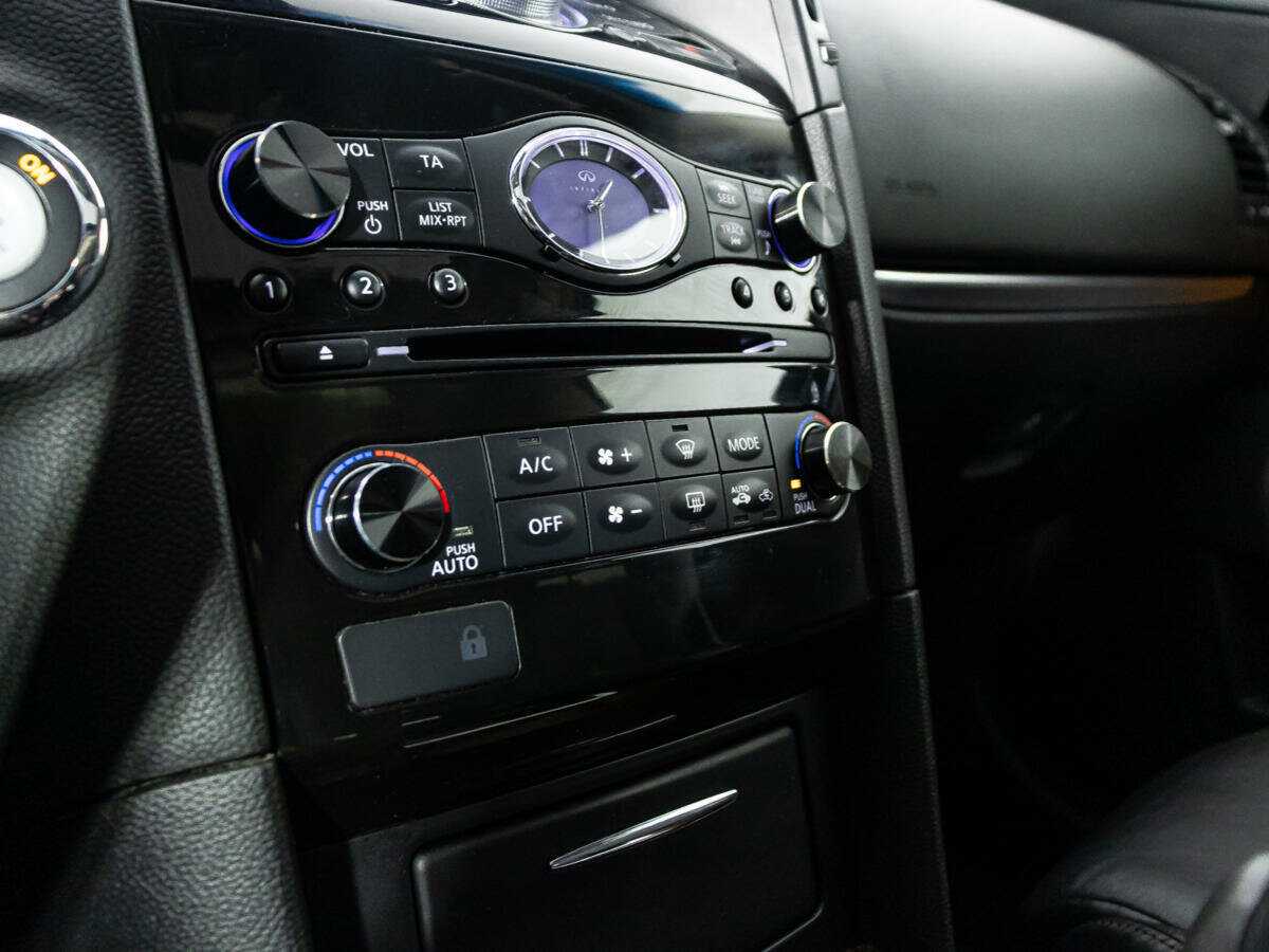 Купить Infiniti FX, 2012, 156 275 км.. Фото: #16